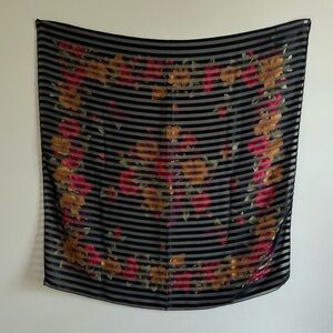 Liz Claiborne Squared scarf 35”x35”